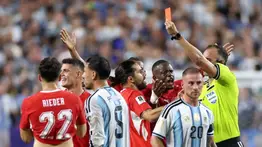 Mundial 2026: Embolo es expulsado ante Argentina por una simulación insólita