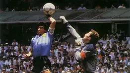 El "Santo Grial" del fútbol: Subasta el mítico balón del Argentina e Inglaterra de 1986