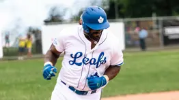 ¿Apunta al Magallanes? Yasiel Puig sigue intratable con el madero en la liga canadiense