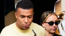 Kylian Mbappé y Ester Expósito bajo ataque: la actriz tomará acciones legales