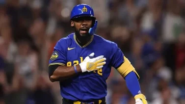 MLB: Teoscar Hernández sería ficha de canje de Marineros de Seattle (+Detalles)