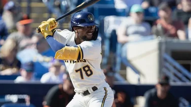 MLB: Andrew Monasterio aprovecha todas las oportunidades con los Cerveceros de Milwaukee (+Video)
