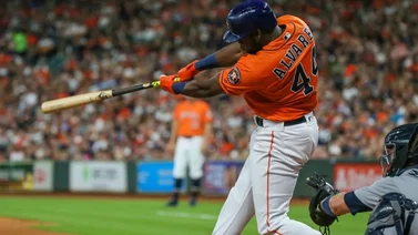 MLB: Yordan Álvarez retomó su poderío ofensivo con un nuevo cuadrangular (+Video)