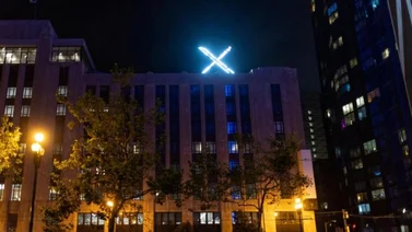 Fue desmontada la estructura luminosa con la "X" de la empresa Twitter en San Francisco (+ Detalles)