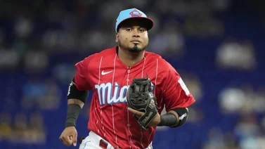 MLB: ¡Con el guante también! Luis Arráez se luce con esta fantástica jugada para los Marlins (+Video)