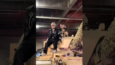 Así fue la excéntrica llegada de Jake Paul a su pelea ante Nate Díaz (+Video)
