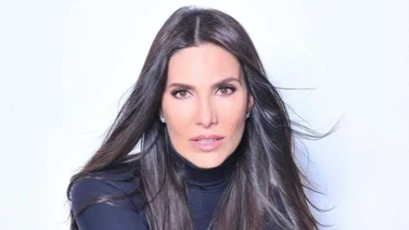 Prepárate ver cómo luce en bikini Ana Karina Manco a sus ya 55 años