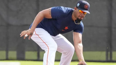 MLB: ¿José Abreu tendría competencia en la primera base de los Astros?