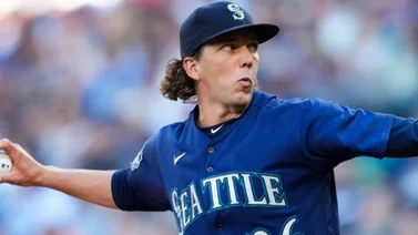 MLB: Este lanzador de los Marineros se pone a la par de Félix Hernández (+Dato)