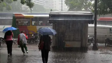 Intensas lluvias y fuertes ráfagas de viento mantienen en alerta a Caracas Intensas lluvias y fuertes ráfagas de viento mantienen en alerta a Caracas