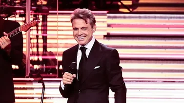 Venezolanos realizan enormes colas para comprar las entradas del concierto del “Sol de México” Luis Miguel 
