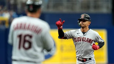 MLB: Andrés Giménez conecta kilométrico jonrón ante los Tampa Bay Rays