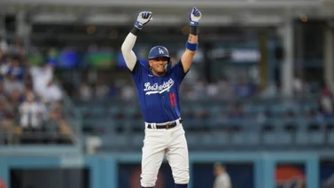 MLB: ¡De línea! Miguel Rojas pone arriba a los Dodgers con este bambinazo (+video)