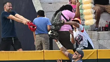 LMB: Vea cómo Ramón Flores se pone la capa de héroe tras robar este jonrón (+video) LMB: Vea cómo Ramón Flores se pone la capa de héroe tras robar este jonrón (+video)