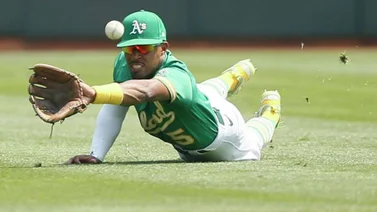 MLB: ¡Abusador! Tony Kemp con excelsa jugada defensiva (+ Video)