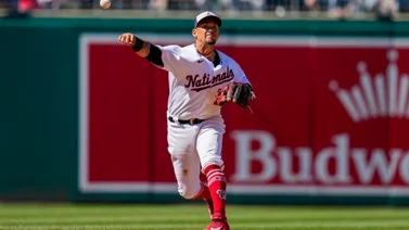 MLB: ¡Arriesgando el físico! Vea como Ildemaro Vargas vuelve a lucirse con una dramática atrapada (+video)