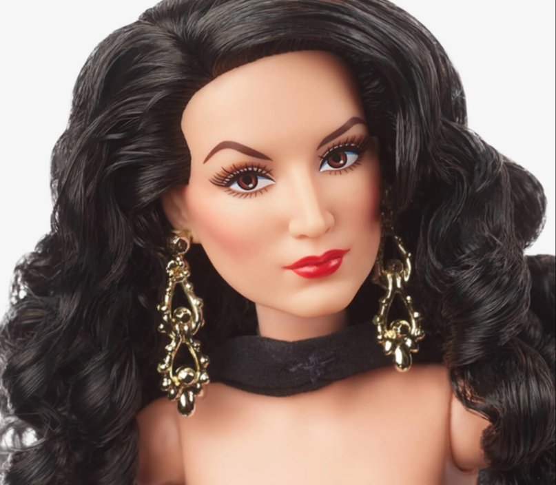 ¿Recuerdas a la diva del cine mexicano, María Félix? Mattel lanzó al mercado una Barbie en su honor