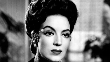 ¿Recuerdas a la diva del cine mexicano, María Félix? Mattel lanzó al mercado una Barbie en su honor