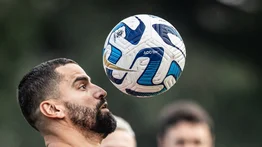 Rincón se prepara para su debut con el Santos / Foto: Prensa Santos FC