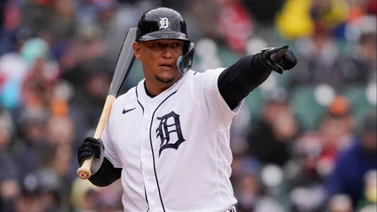 MLB: Miguel Cabrera hace historia con un solo swing (+Video)