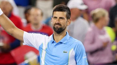 Novak Djokovic avanza con la mira en el número 1 