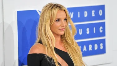 Britney Spears revoluciona las redes sociales al mostrar su habilidad para danzar en el tubo
