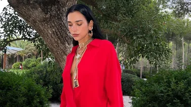 Dua Lipa celebra su cumpleaños jugando bolas criollas 