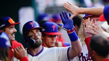 MLB: Camilo Doval fue humillado por enorme jonrón de Bryce Harper que le quitó la posibilidad del rescate