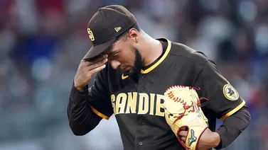 MLB: Robert Suárez y otros lanzadores que han sido expulsados por "sustancias pegajosas"