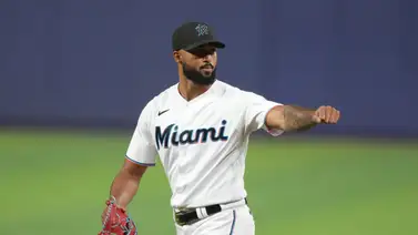 MLB: Mira todo lo que destroza Sandy Alcántara en el dugout tras ser sustituido (+video) MLB: Mira todo lo que destroza Sandy Alcántara en el dugout tras ser sustituido (+video)
