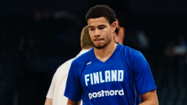 Copa Mundial de Baloncesto: ¿El tapón del torneo? Nkamhoua no tiene piedad ante Josh Giddey (+vídeo)
