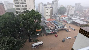 Usuarios en redes sociales reportan intensas lluvias en Caracas (+ Videos)