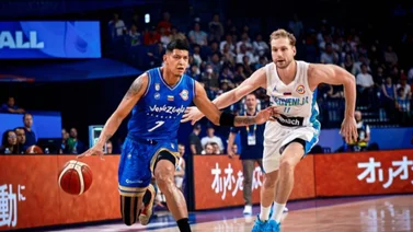 Copa Mundial de Baloncesto: ¿La jugada del torneo? Jhornan Zamora consigue un triple desde su propia cancha (+Vídeo)