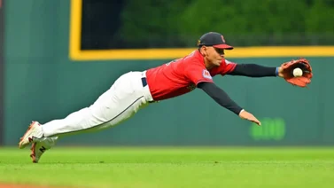 MLB: ¡Defensa de lujo! Andrés Giménez va a ritmo de Guante de Oro