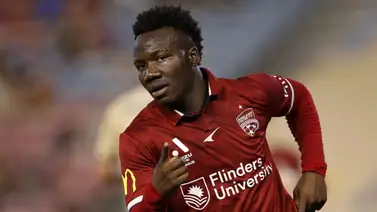 Árbitro salva la vida de un jugador en pleno partido de fútbol en Australia (+Video) Árbitro salva la vida de un jugador en pleno partido de fútbol en Australia (+Video)