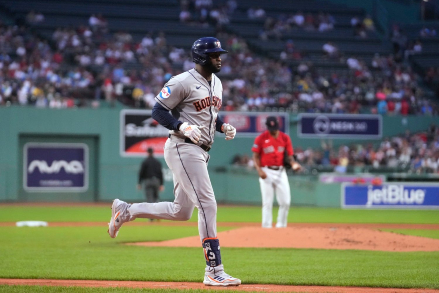 MLB: El Cubano Yordan Álvarez Alcanzó Un Récord De 1961 En Las Mayores