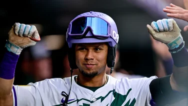 MLB: Ezequiel Tovar saca a relucir su clase con el guante (+Video)