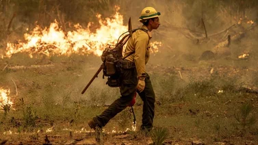 Hombre de California es acusado por causar el incendio forestal más grande de Estados Unidos