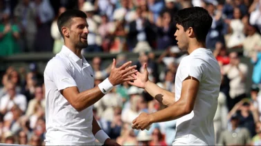 ¿Cuándo, dónde y a que hora juegan por el oro Novak Djokovic y Carlos Alcaraz?