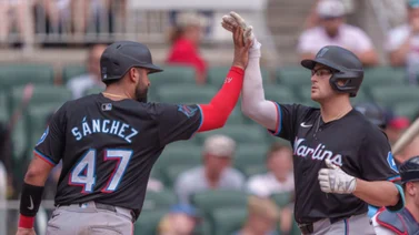 MLB: ¿Out o safe? Venezolano y cubano protagonizan una polémica jugada en el Bravos vs Marlins (+Video)