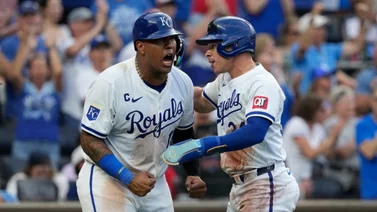 MLB: Freddy Fermín se deshace en elogios hacia Salvador Pérez