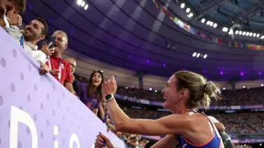 Video: Una atleta francesa se arrodilla y le pide matrimonio a su pareja en los Juegos Olímpicos París 2024