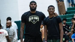 ¡Nuevo heredero al trono! Hijo menor de LeBron James es catalogado como prospecto de 4 estrellas 