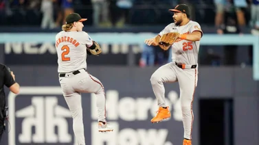 MLB: Anthony Santander hace de todo (+video)