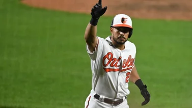 MLB: Anthony Santander deja en el camino a Víctor Martínez con récord de jonrones (+video)