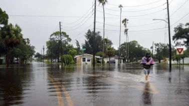 Debby se fortalece y amenaza con inundaciones catastróficas en el sureste de EE.UU.
