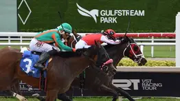 Sonny León con el batacazo del viernes en Gulfstream Park