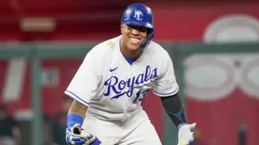 MLB: Salvador Pérez explota las redes sociales al posar con esta leyenda de la NBA (+Foto) MLB: Salvador Pérez explota las redes sociales al posar con esta leyenda de la NBA (+Foto)