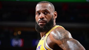 El viral gesto de rechazo de LeBron James a un aficionado 