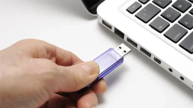 Youtuber reveló que ocurre que conectas 112 dispositivos USB a tu computadora